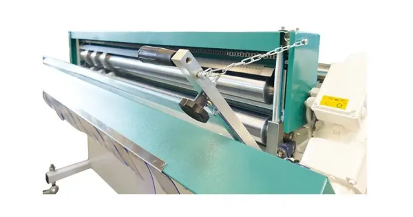 Elektryczna linia do cięcia i rozcinania blach 1250 mm 3 noże rozdzielające automatyczne cięcie CLD-AE-CTE-REF