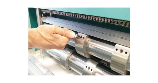 Elektryczna linia do cięcia i rozcinania blach 1250 mm 3 noże rozdzielające automatyczne cięcie CLD-AE-CTE-REF