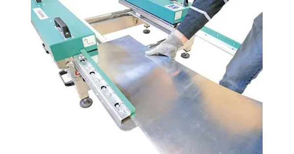 Kompaktowa profilarka elektryczna do rąbka stojącego na pokryciach dachowych i blach 720 mm PROBAC-CPRO
