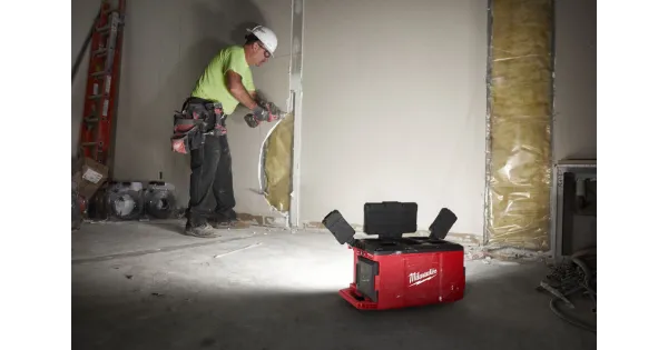 LAMPA STREFOWA PACKOUT MILWAUKEE M18 POALC-0