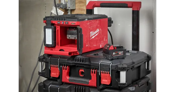 LAMPA STREFOWA PACKOUT MILWAUKEE M18 POALC-0