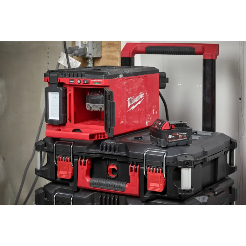 LAMPA STREFOWA PACKOUT MILWAUKEE M18 POALC-0