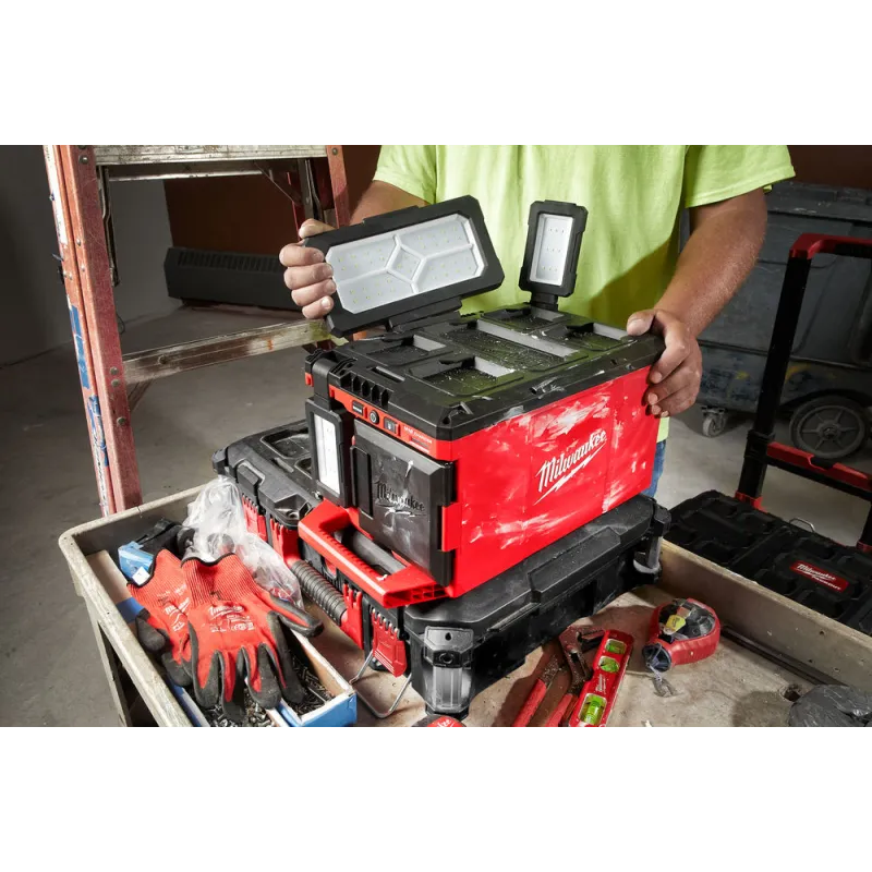 LAMPA STREFOWA PACKOUT MILWAUKEE M18 POALC-0