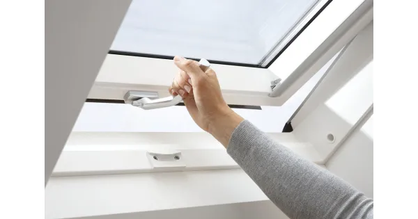 Okno dachowe 78x140 3 szybowe drewniano-poliuretowe Velux GLU MK08 0061B DOLNY